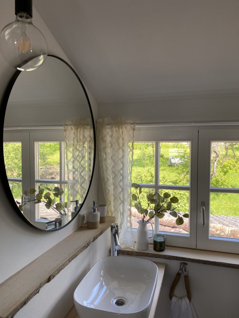 Modernes Badezimmer